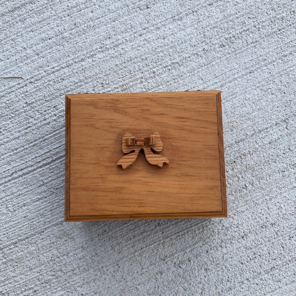 Vintage jewelry box